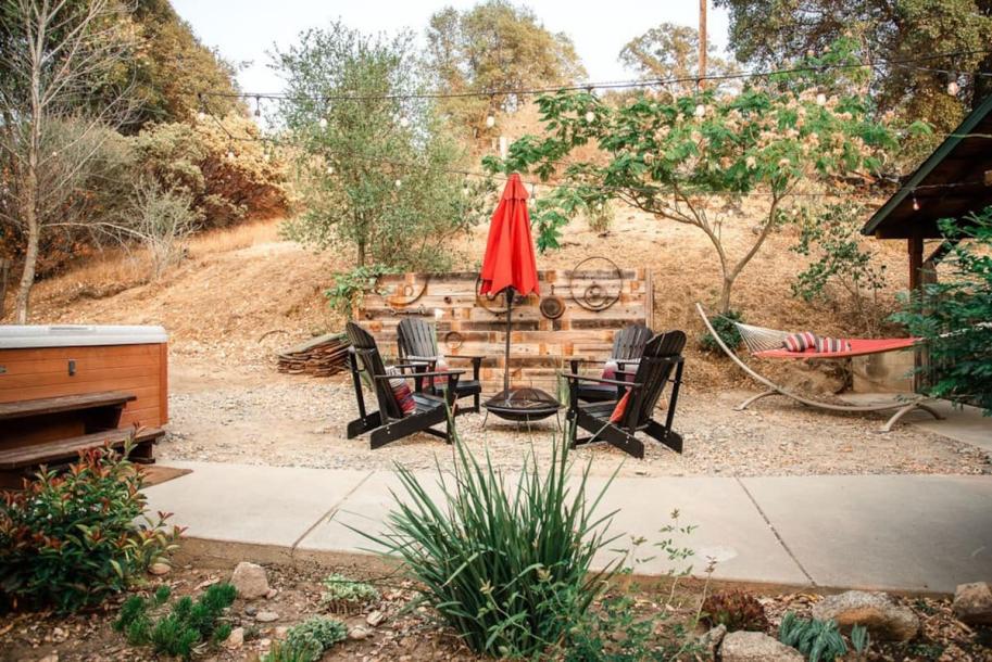 Romantic Cabin: River, Hot Tub, View, Spa Bathroom Entire cabin in Mariposa, California 4 guests1 bedroom2 beds1 bath-5