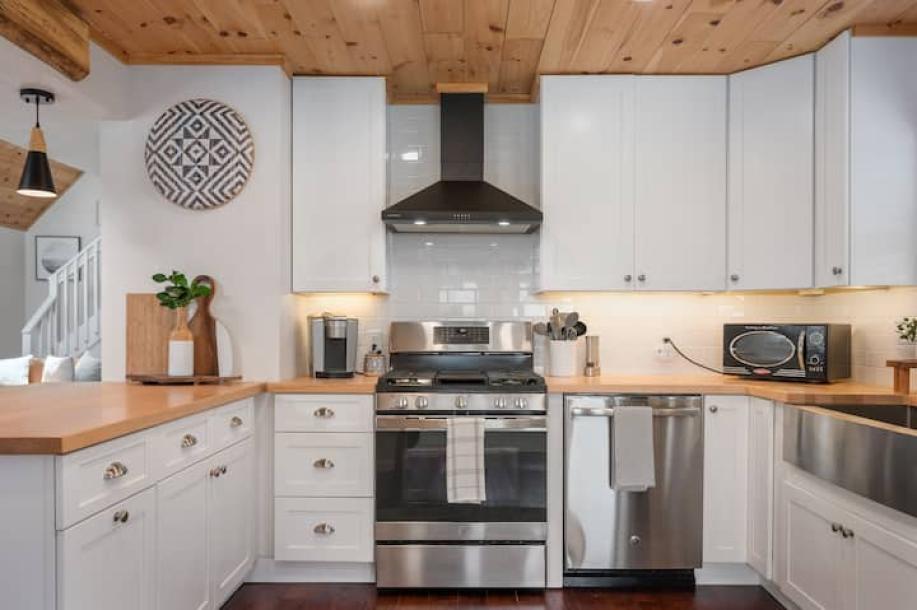 Entire home in Nags Head, North Carolina 8 guests3 bedrooms6 beds2 baths-10
