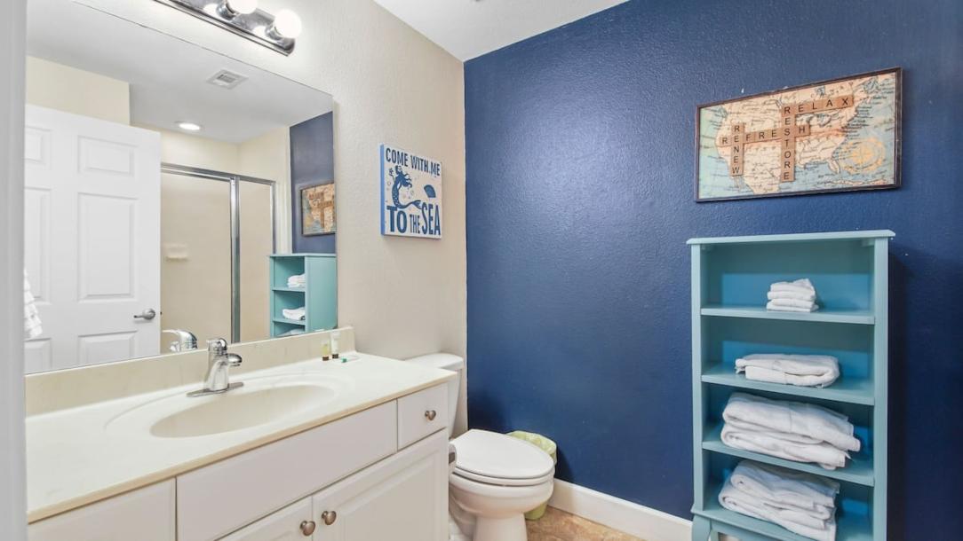 Entire condo in Panama City Beach, Florida 6 guests2 bedrooms2 beds3 baths-6