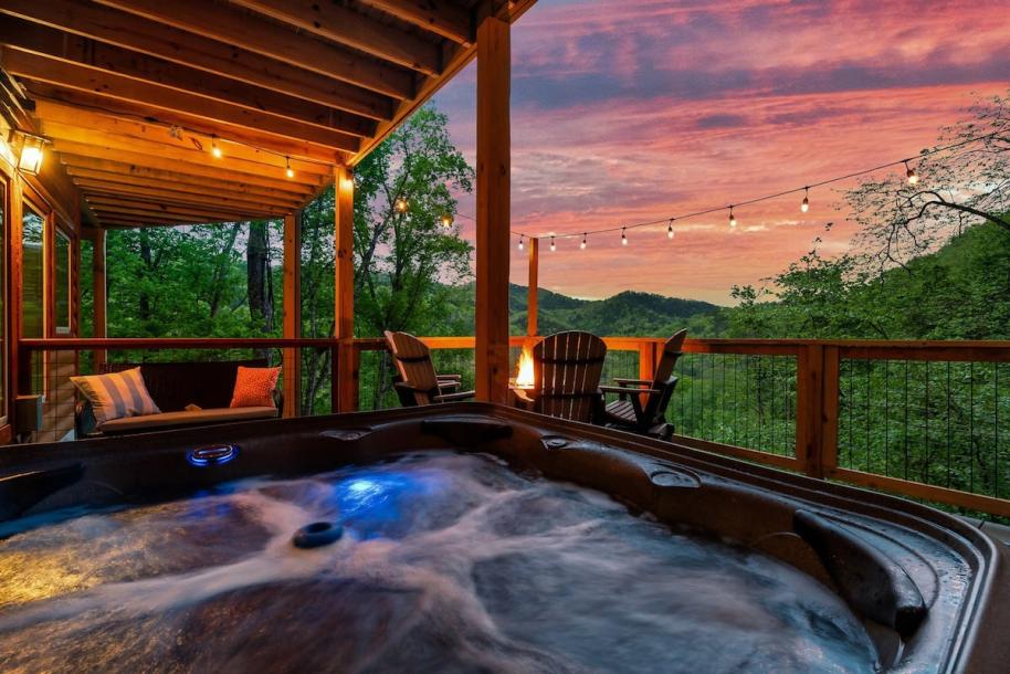 Entire cabin in Sevierville, Tennessee 12 guests3 bedrooms7 beds3 baths-14