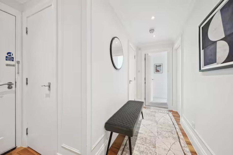 Central 1 Bed Blythswood Flat-5