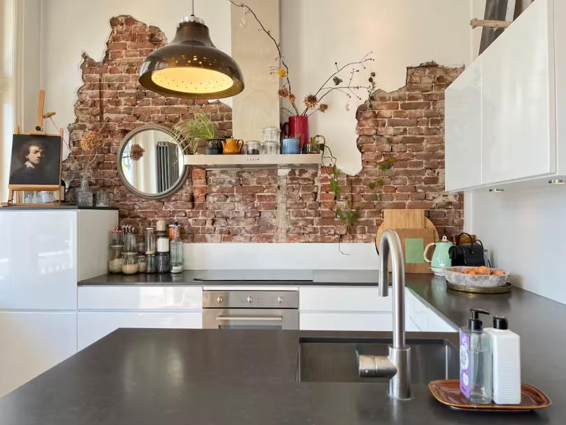 Spacious & stylish house at central station-11
