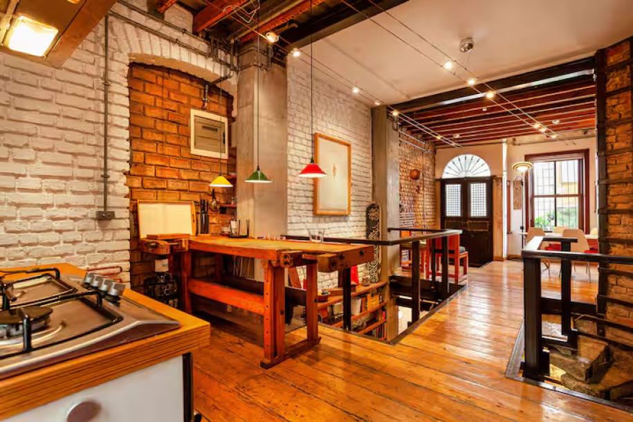Private Entrance 2 Level Townhouse Loft Apt-0