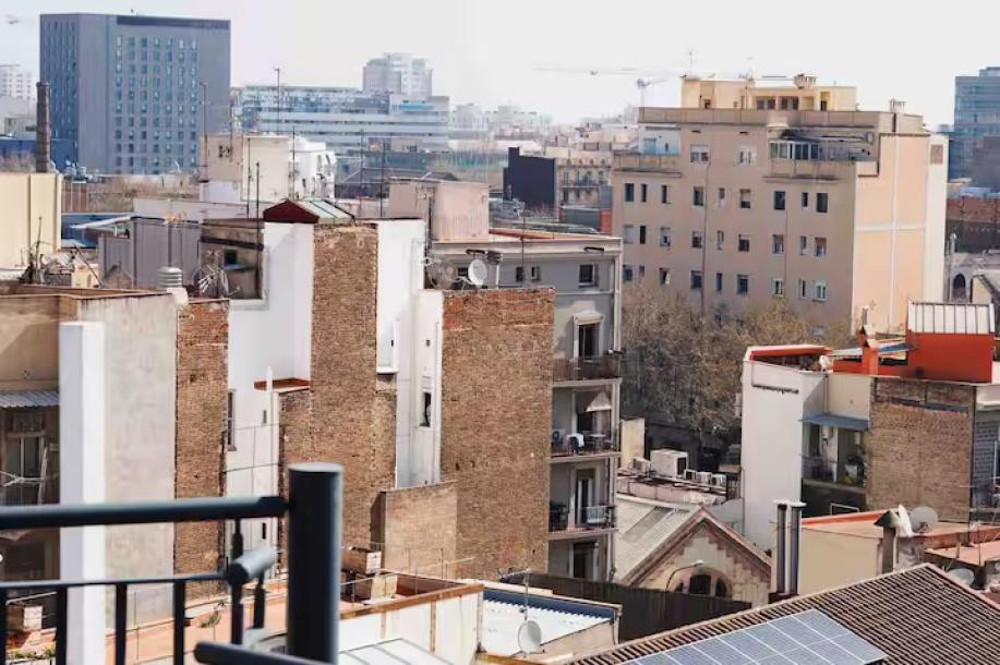 Lovely Penthouse Studio w Private Rooftop Terrace-2