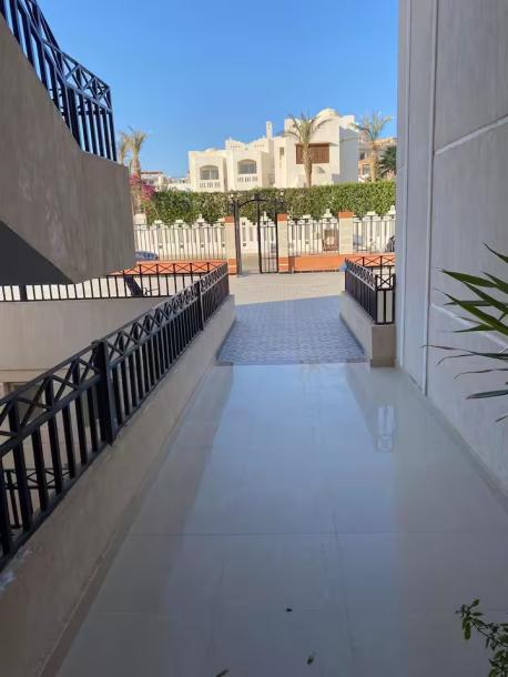 Modern Beachfront 1-Bedroom Apartment with Pool. egypt-5