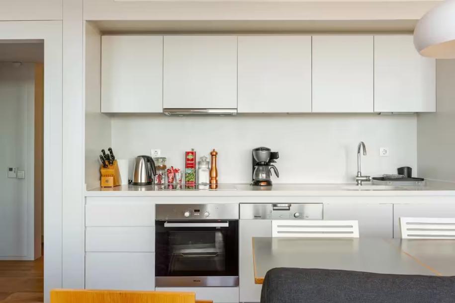 Centrally located sea views apartment-12