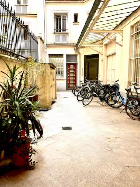 Charm, comfort and tradition close to Montmartre-7