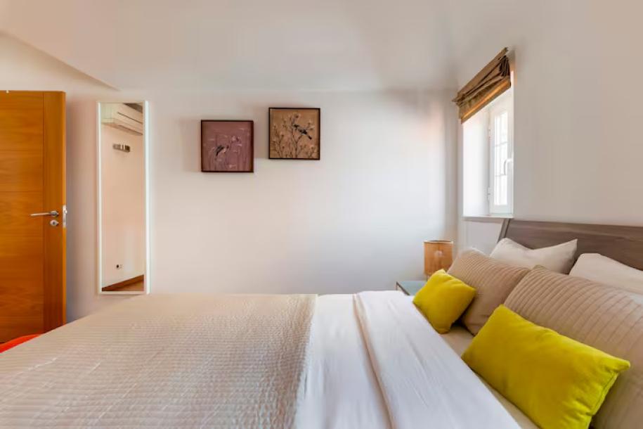Tower of Belém one bedroom apartment  lisbon portugal-5