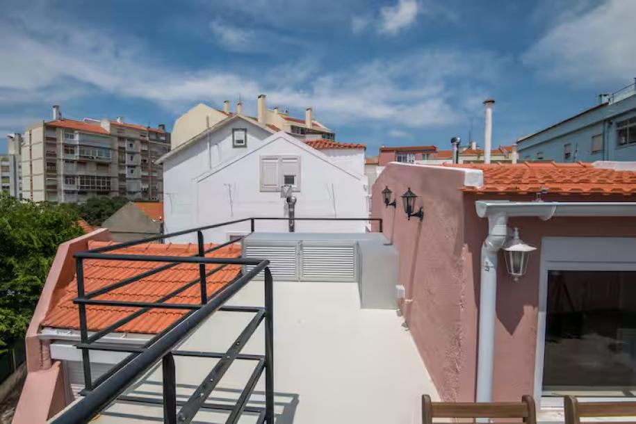 ROOFTOP Studio with terrace and view by Amoreiras  lisbon portugal-6