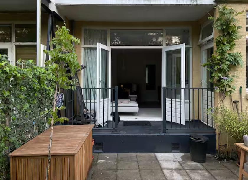 Cozy apartment near the Jordaan-6