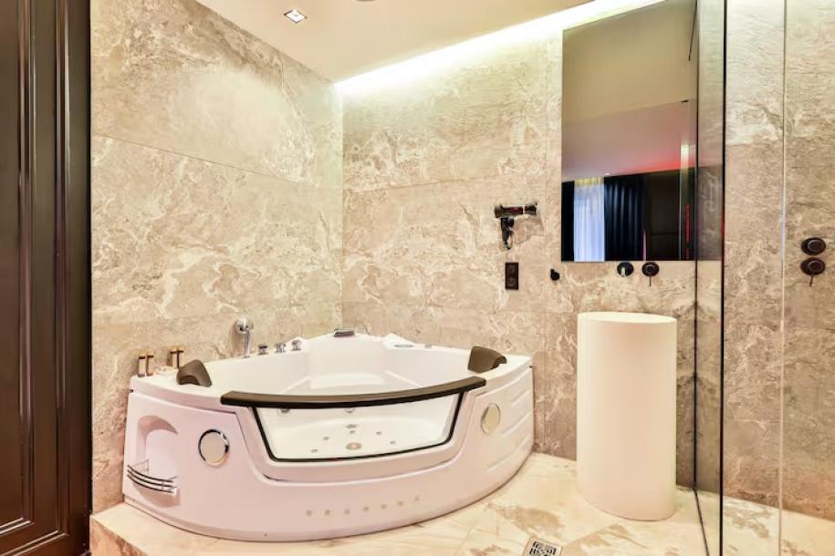 Wonderful Suite with AC Le Marais Beaubourg-2