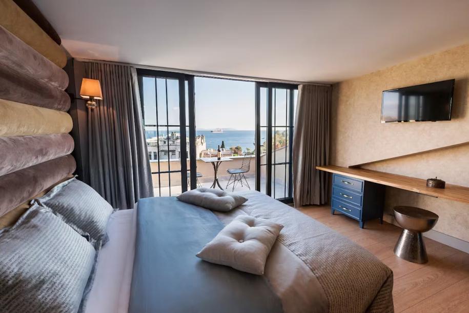 Sea View Suite with Balcony At Istanbul Old city-1