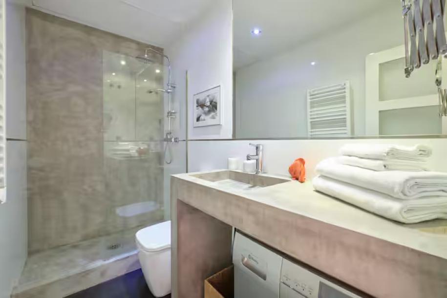 1 br accomodation in Malasaña spain-3