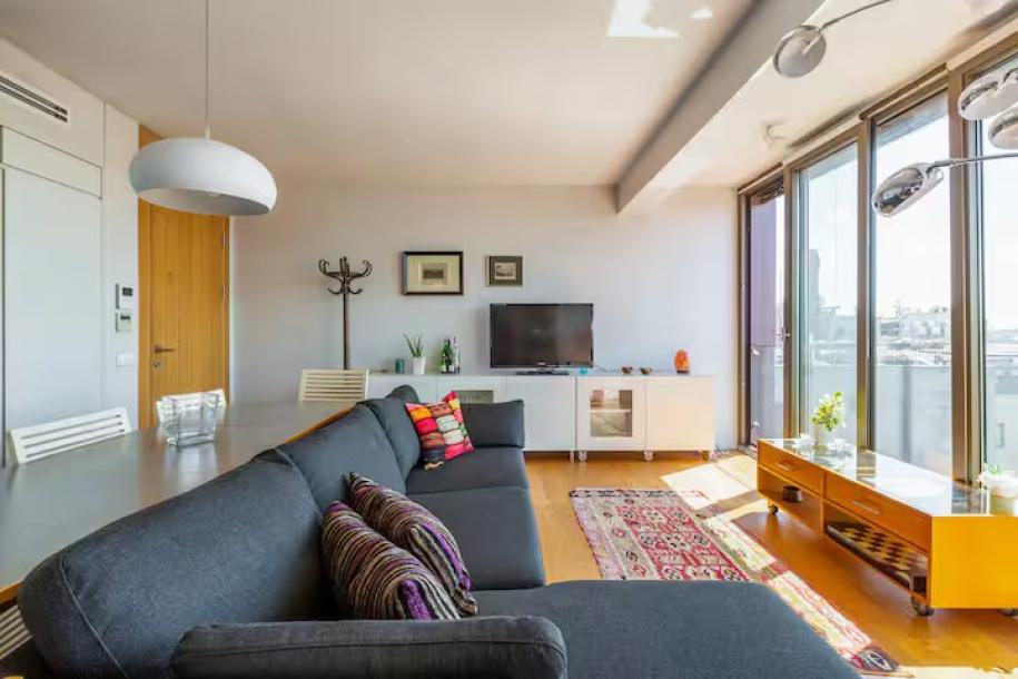 Centrally located sea views apartment-11
