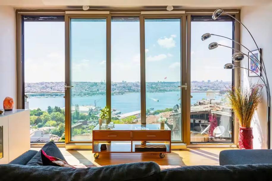 Centrally located sea views apartment-2