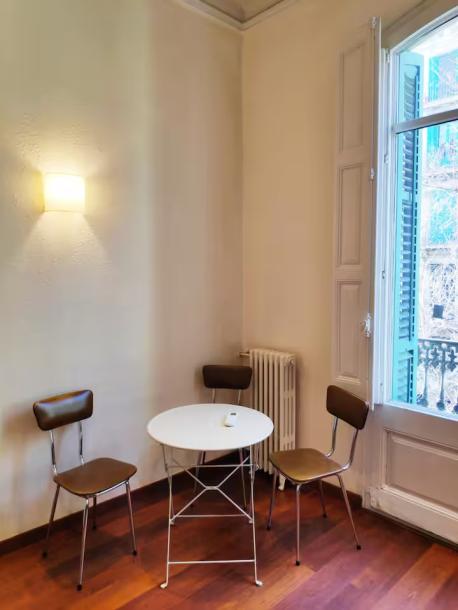 Room close Plaza Cataluña with private bathroom-3