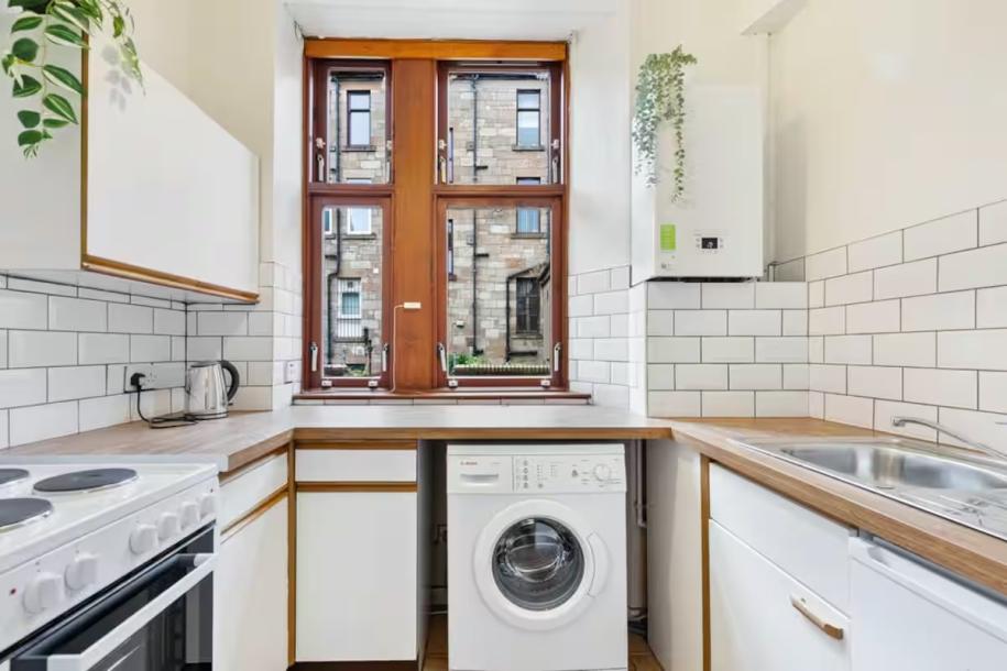 Modern Cosy Tenement-0