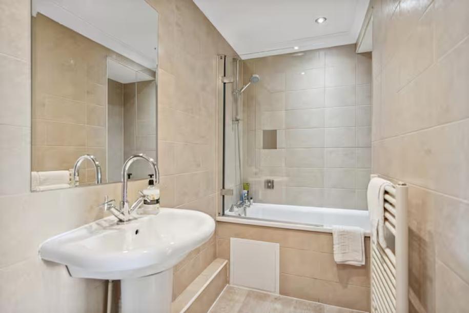 Central 1 Bed Blythswood Flat-2