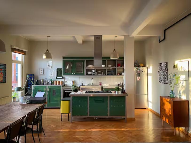 Spacious Comfortable and Happy Loft-10