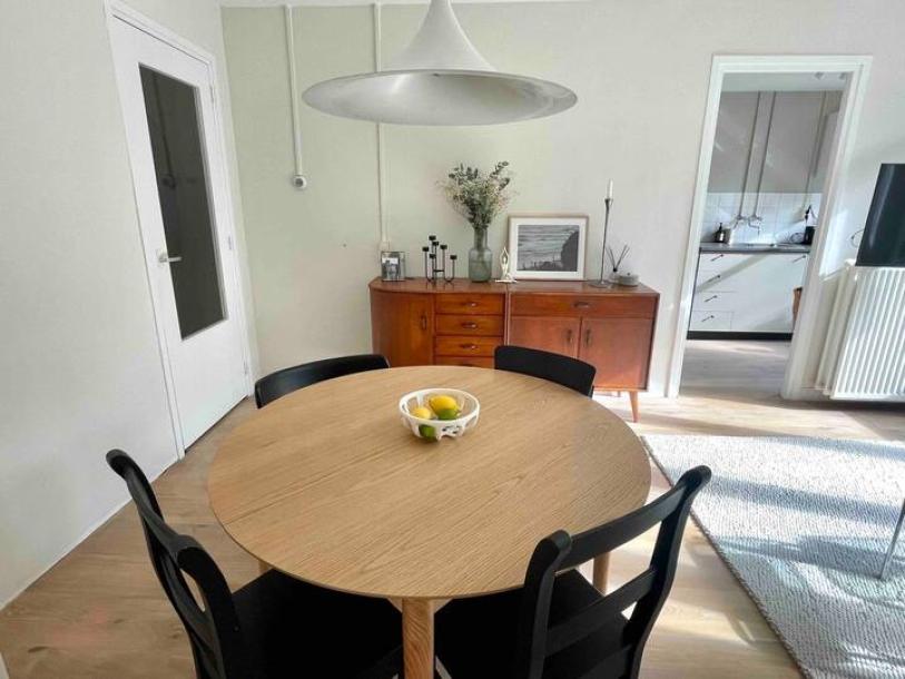 Cozy apartment near the Jordaan-8