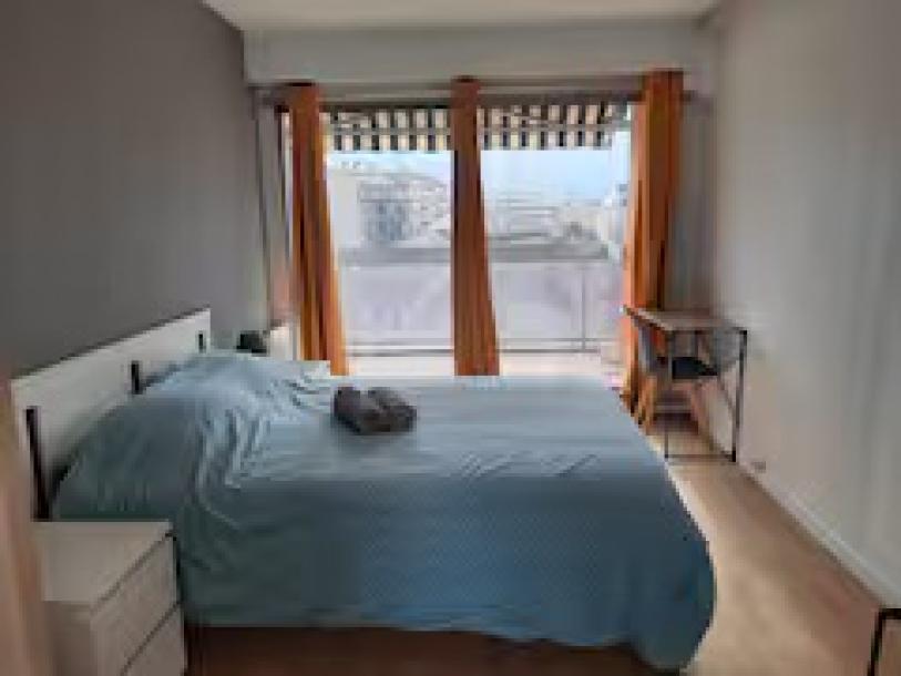 Beautiful city room - tram & Leman Xpress geneva swizerland-3