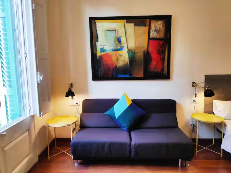 Room close Plaza Cataluña with private bathroom-5