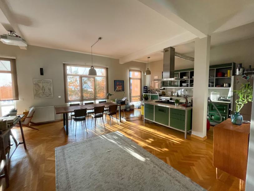 Spacious Comfortable and Happy Loft-8