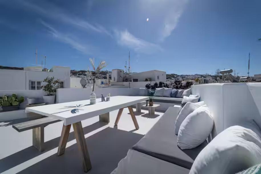 Chiara Mykonos III-8