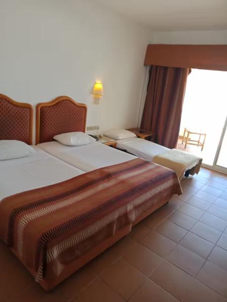 luxury apartment with patio overlooking the sea egypt-8