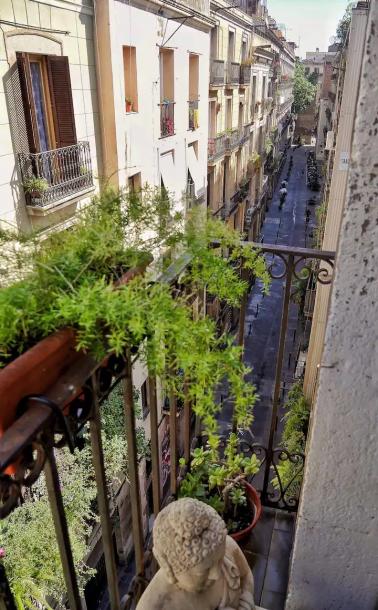Explore Old Barcelona from a Loft-Style Studio-4