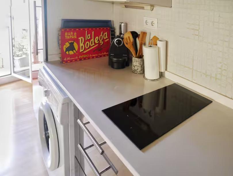 Explore Old Barcelona from a Loft-Style Studio-10