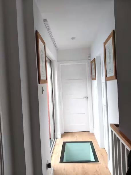 Stylish charming 2 bed mews, D4-4