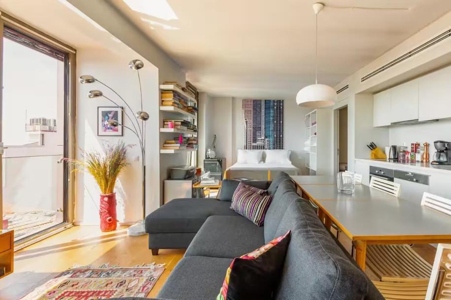 Centrally located sea views apartment-7