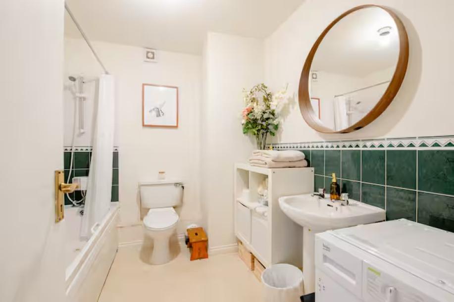 Luxury City Centre Apartment-9