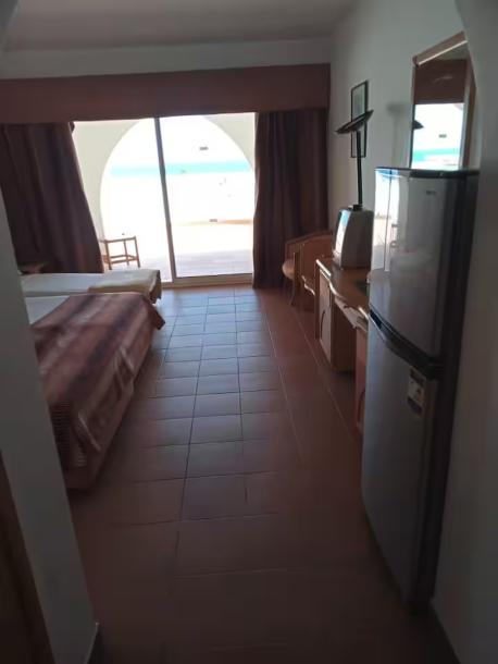 luxury apartment with patio overlooking the sea egypt-9