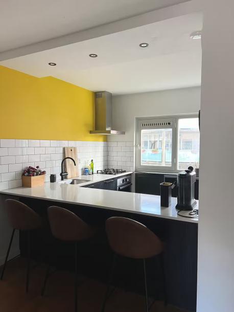 Colorful & cozy place in Oost-6