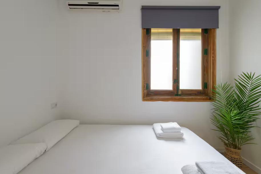 Lovely study in Malasaña spain madrid-13