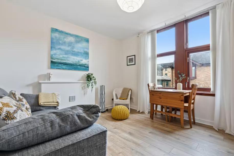 Modern Cosy Tenement-3
