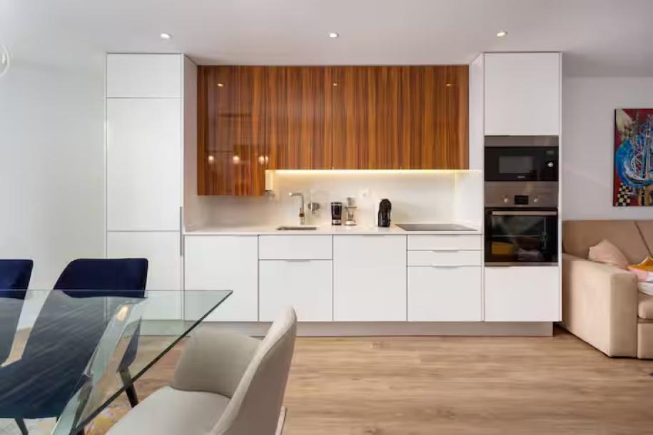 STUPENDO-2BR- Patio&RefreshPond-A/C-Center-Park lisbon portugal-5