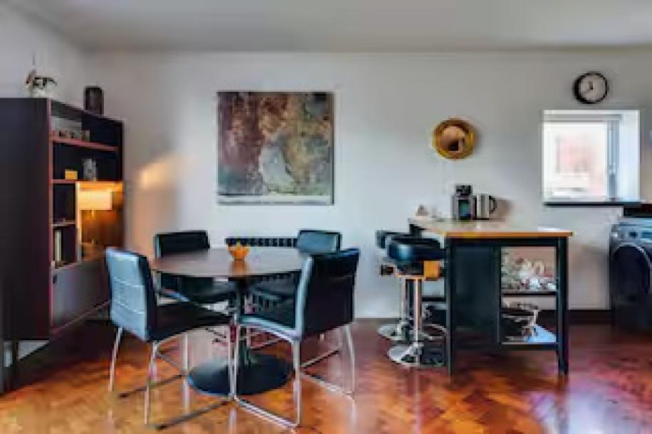 Duplex Penthouse with Skyline Views in the City-9