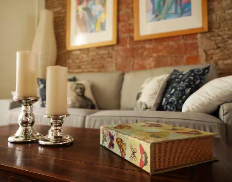 Explore Old Barcelona from a Loft-Style Studio-14