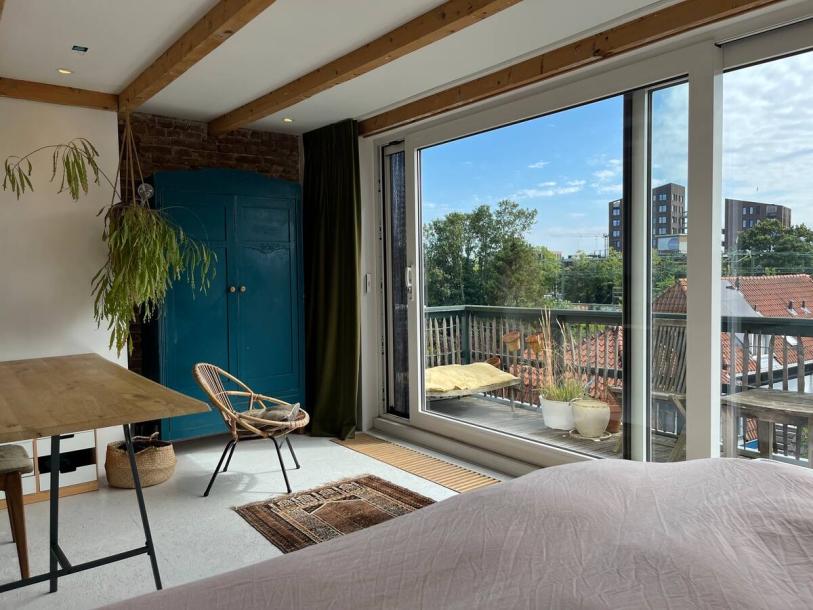 Spacious & stylish house at central station-18