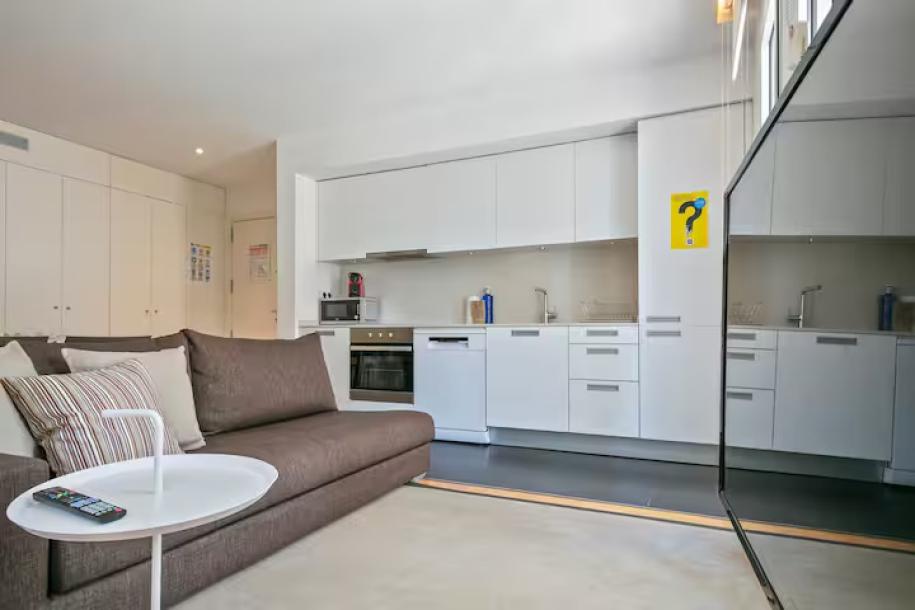 Lugaris Beach Business Apartment-9