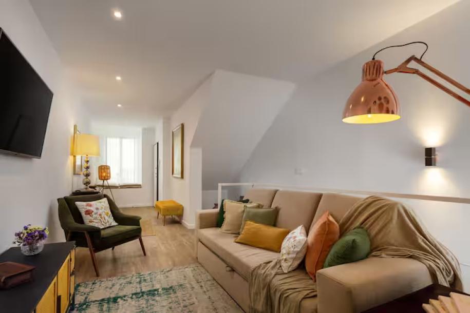 STUPENDO-2BR- Patio&RefreshPond-A/C-Center-Park lisbon portugal-3