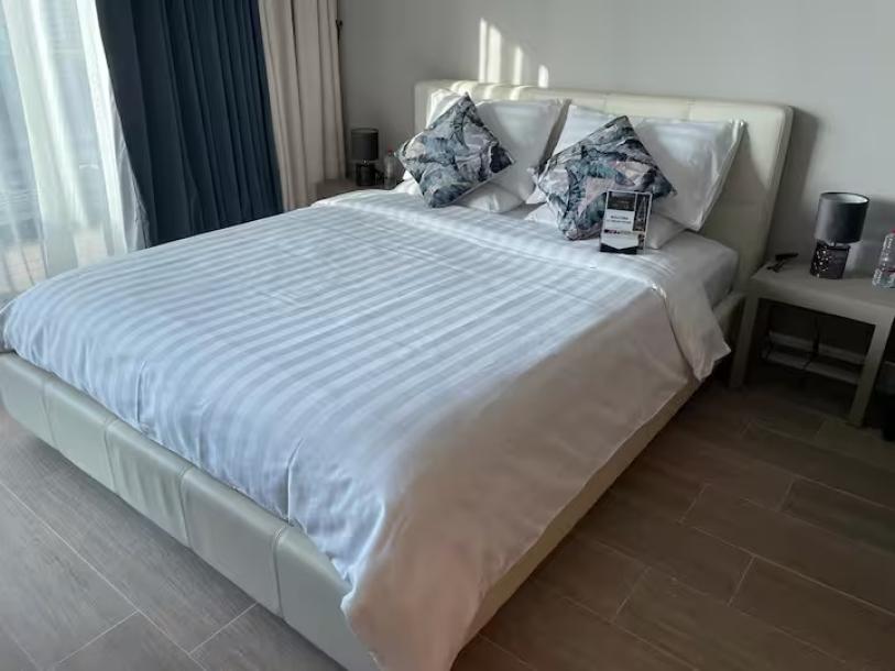 luxury apartment on the metro, facing Dubai Marina-19