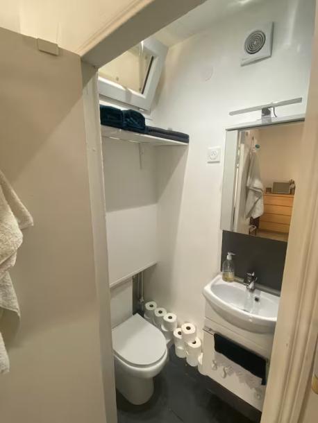 Charming central studio, quiet and bright-11