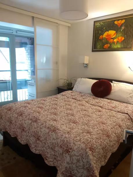 Stylish charming 2 bed mews, D4-16