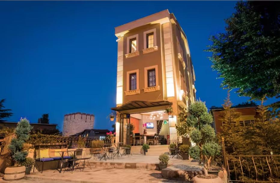 Sea View Suite with Balcony At Istanbul Old city-12