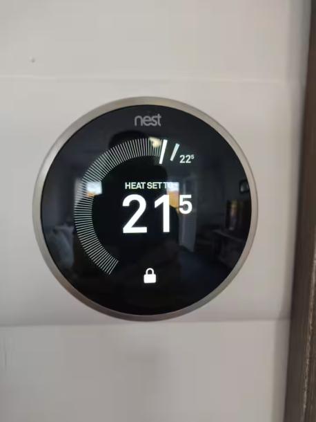 Private Floor of City Centre Townhouse/EV Charge-17