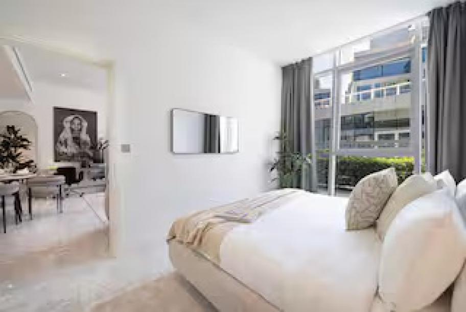 Elegant 1-BR Near Dubai Mall, Burj Khalifa View-8